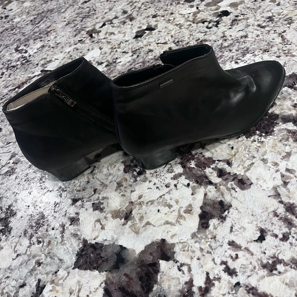 Ara Prisha Black Leather GORE-TEX Zip Ankle Boot 6.5 NWT - Picture 6 of 9